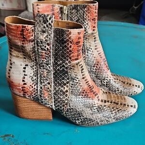 Anthropologie Korks Snakeskin Patterned Leather Ankle Boots 9M